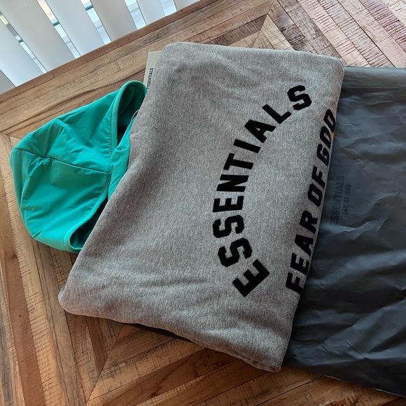 💎❇️Authentic Fear of God Essential Hoodie - Green Hood ✅💎 -XS - Picture 13 of 17